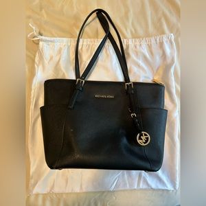 Michael Kors jet set tote bag